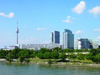 Die UNO-City und der Donauturm
